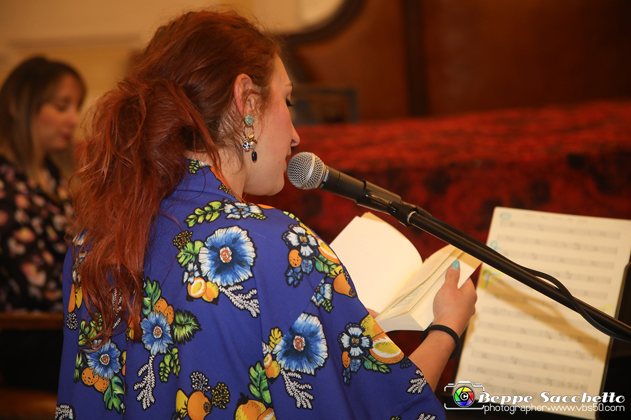 VBS_1345 - Presentazione libro 'Il dono del basilico' di Lucrezia Pernigotti.jpg